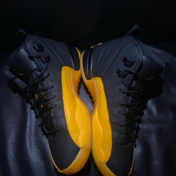 Jordan 12 Retro “University Gold” Size 6.5Y - Picture 4 of 6